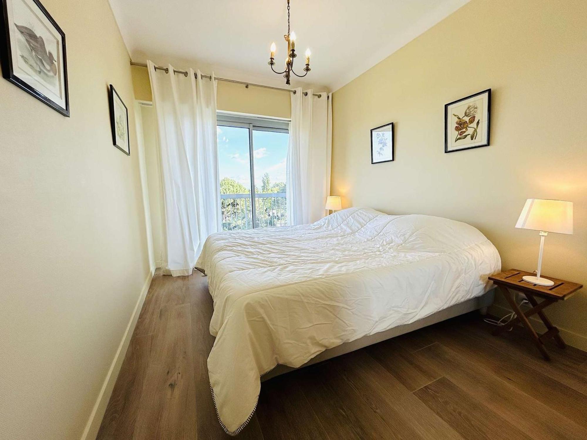 Refait A Neuf Avec Terrasse Et Parking, 1 Chambre, 2 Couchages, - Fr-1-245-165 * La Baule-Escoublac