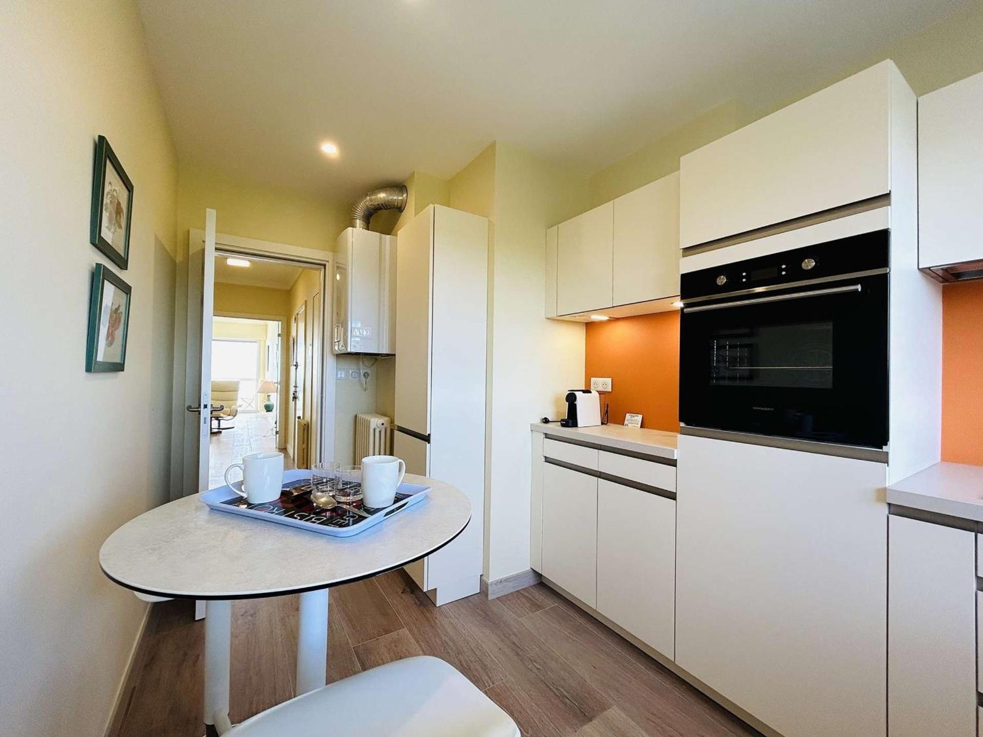 Refait A Neuf Avec Terrasse Et Parking, 1 Chambre, 2 Couchages, - Fr-1-245-165 La Baule-Escoublac